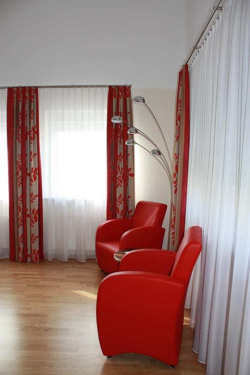 Boarding House Holledau Inn Schweitenkirchen Bagian luar foto
