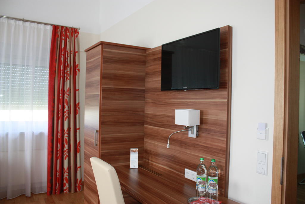 Boarding House Holledau Inn Schweitenkirchen Ruang foto