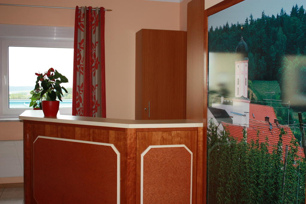 Boarding House Holledau Inn Schweitenkirchen Bagian luar foto