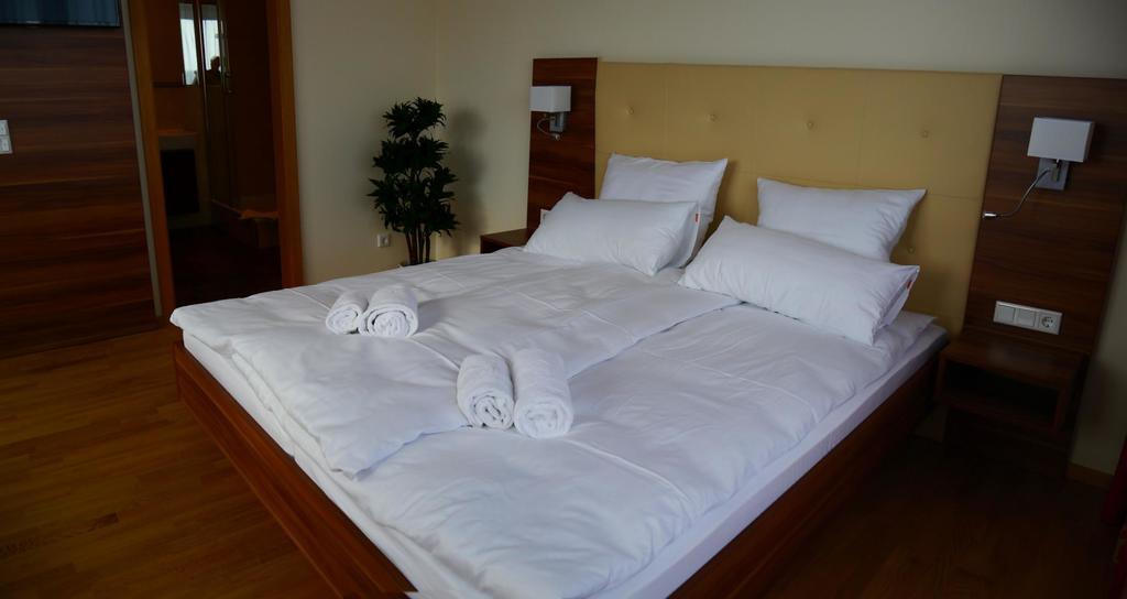 Boarding House Holledau Inn Schweitenkirchen Ruang foto